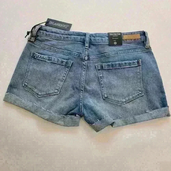 NWT Women's Blanknyc The Fulton Roll Up Distressed Denim Shorts. Size 26 - Picture 4 of 11
